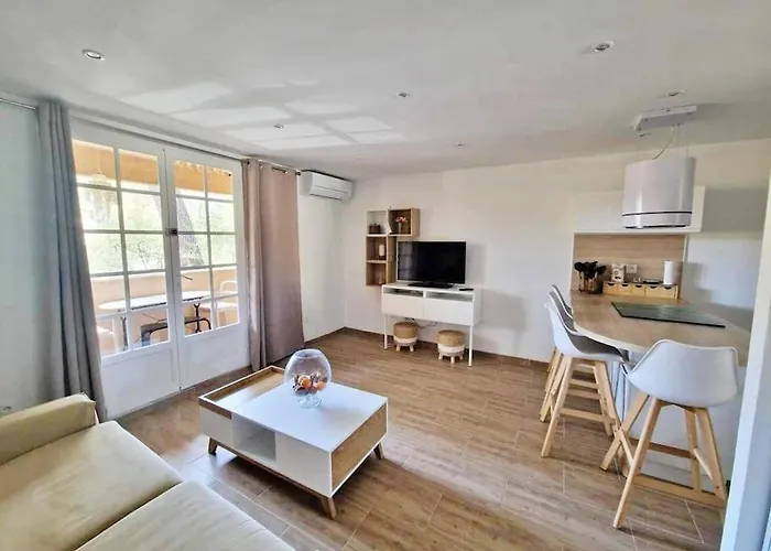 Hameau Des Pins - & Piscine - Clim & Wifi Apartamento Saint-Raphaël