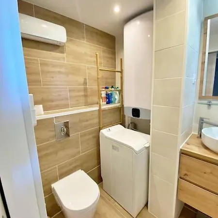 Hameau Des Pins - - Piscine - Wifi - Clim Appartement *