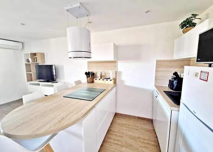 Apartment Hameau Des Pins - & Piscine - Clim & Wifi Saint-Raphael (Var)